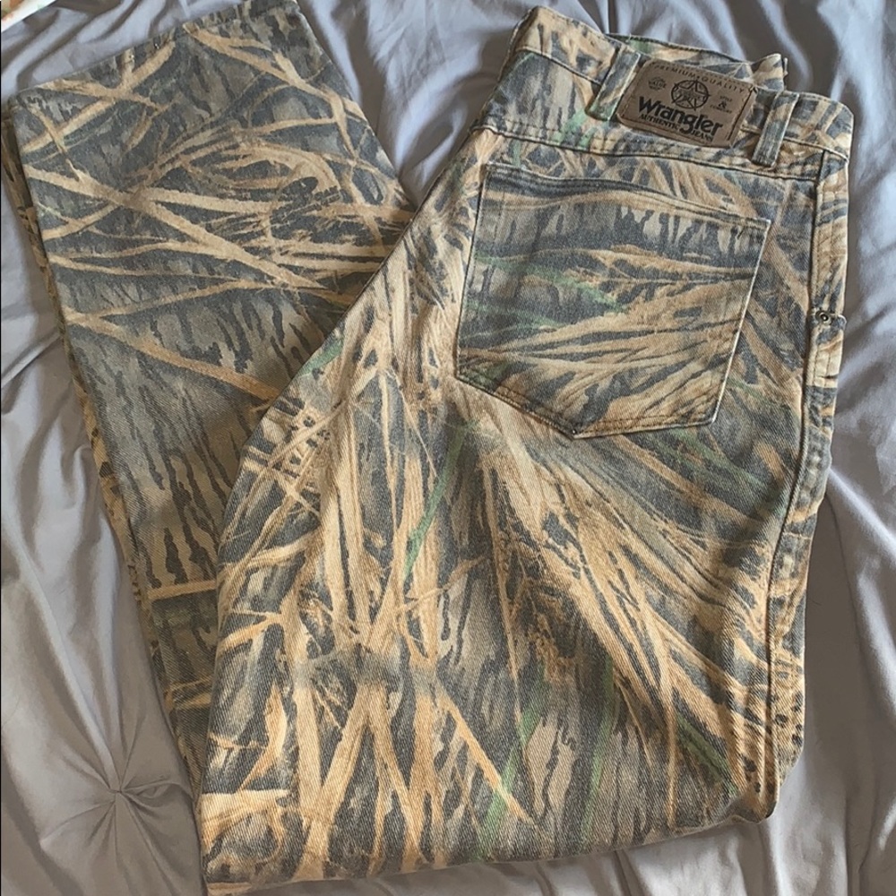Wrangler men’s camo pants.